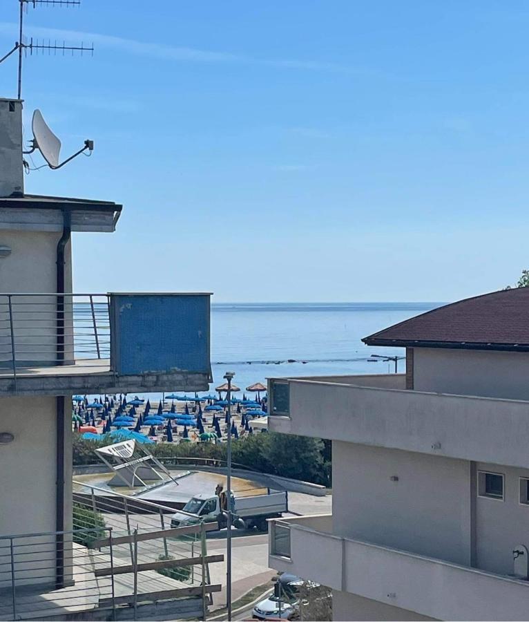 Ferienwohnung Casa Al Mare Pescara Exterior foto